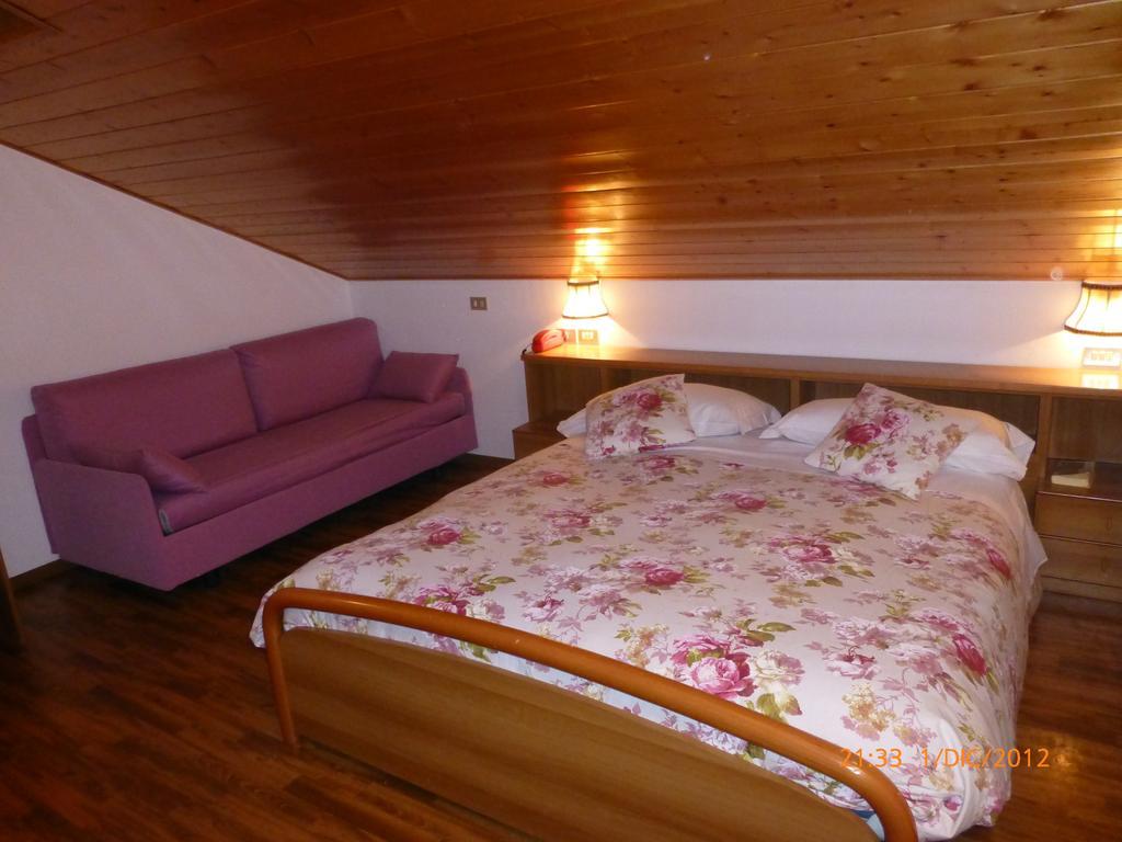 Hotel San Giovanni Vigo di Fassa Chambre photo