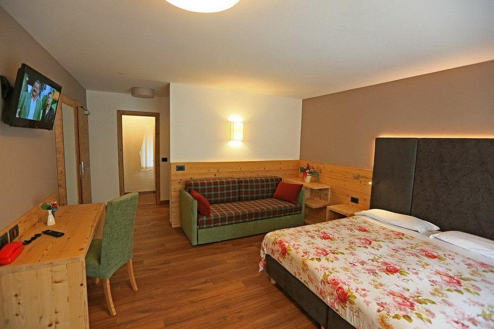 Hotel San Giovanni Vigo di Fassa Extérieur photo