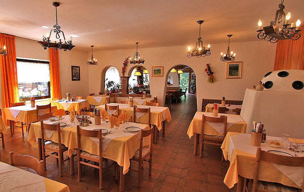 Hotel San Giovanni Vigo di Fassa Extérieur photo
